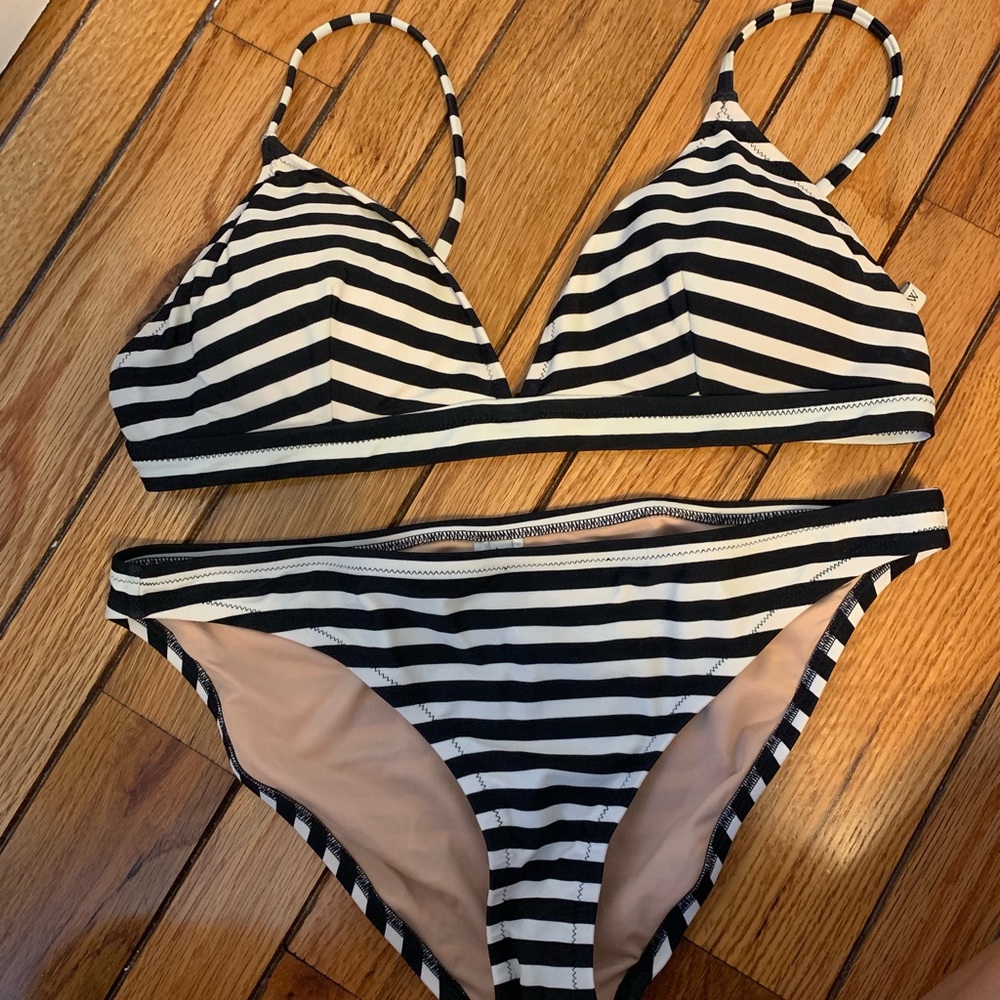 JCREW navy and ivory bikini top! - Picture 5 of 6